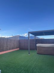 Reihenhaus in Gualba. Casa adosada en gualba de baix