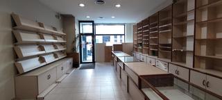 Local commercial  Carrer de josep salt. Local -oportunitat - la serreta