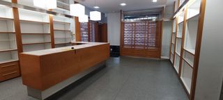 Rent Business premise  Carrer sant pere. Centre zona peatonal local cantoner