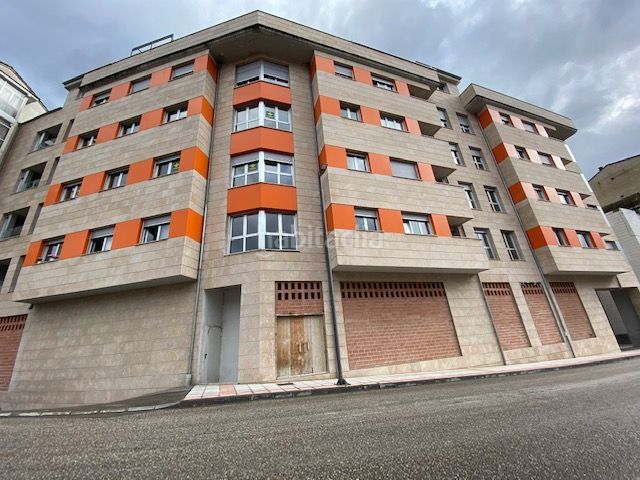 Foto 07b20659-4a0b-4ffb-b338-e8df7ff1cd9a. Local comercial en calle torre la 1d en Aller