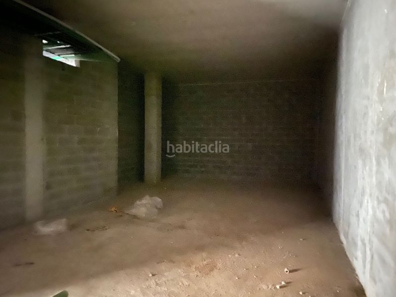Foto b8f4df0f-1962-4d47-b865-ab9c3d68a286. Local comercial en calle torre la 1d en Aller