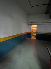 Aparcament cotxe a Calle santiago de compostela 15