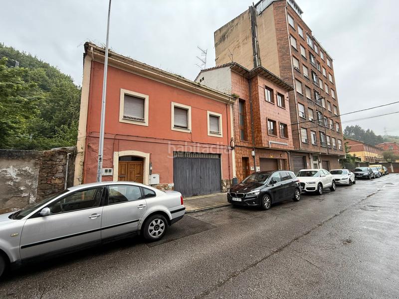 Foto 9867c232-f2c8-453e-82ca-4a736e830812. Casa aparellada a calle nalona 27 a Sama Langreo