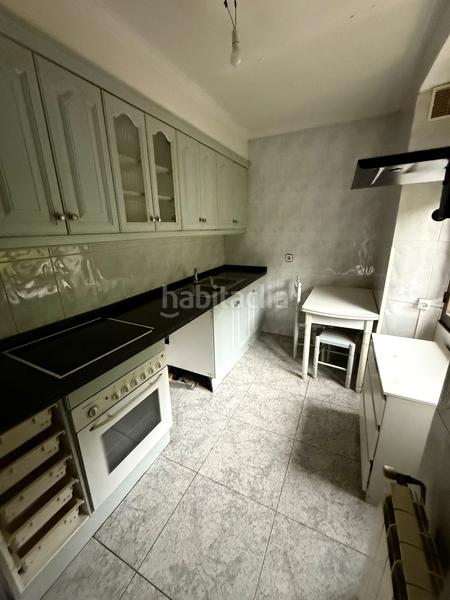 Foto cbfb7cbd-2953-45d2-8397-86d7152697e1. Casa aparellada a calle nalona 27 a Sama Langreo
