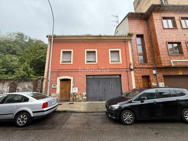 Foto 2247e512-d9e7-4776-9f4f-c92c857a349e. Casa pareada en calle nalona 27 en Sama Langreo