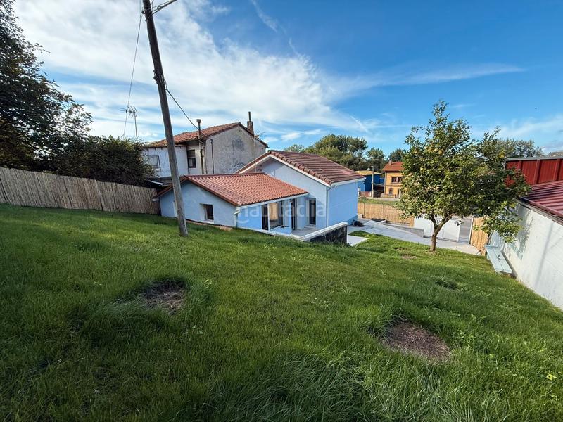 Foto d7aad010-ea00-4e19-b8db-ecc90c03fb8c. Chalet with heating parking in Salinas Castrillón