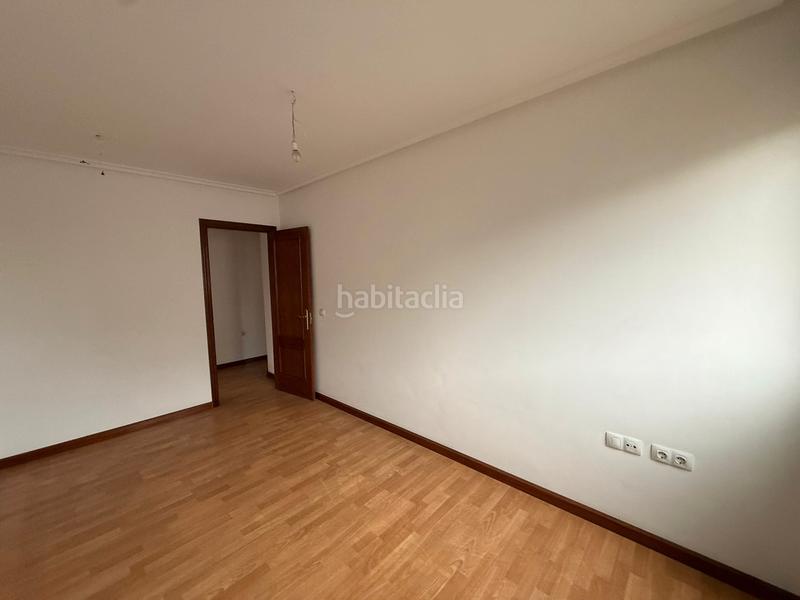 Foto 2f7f90ae-bc48-4f84-b10e-ce94312bbc77. Appartement dans calle espinosa 14 dans La Calzada Gijón