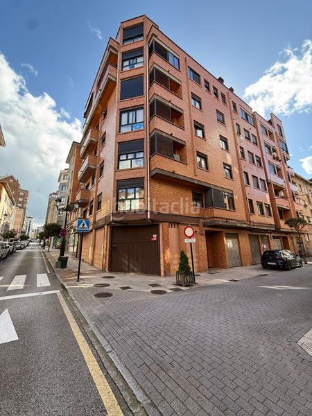 Foto 41a88fd4-ee8e-4e37-8026-e1967992953e. Pis amb calefacció aparcament a Masip Oviedo