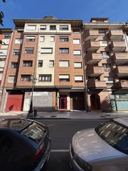 Flat in Calle bermúdez de castro 58