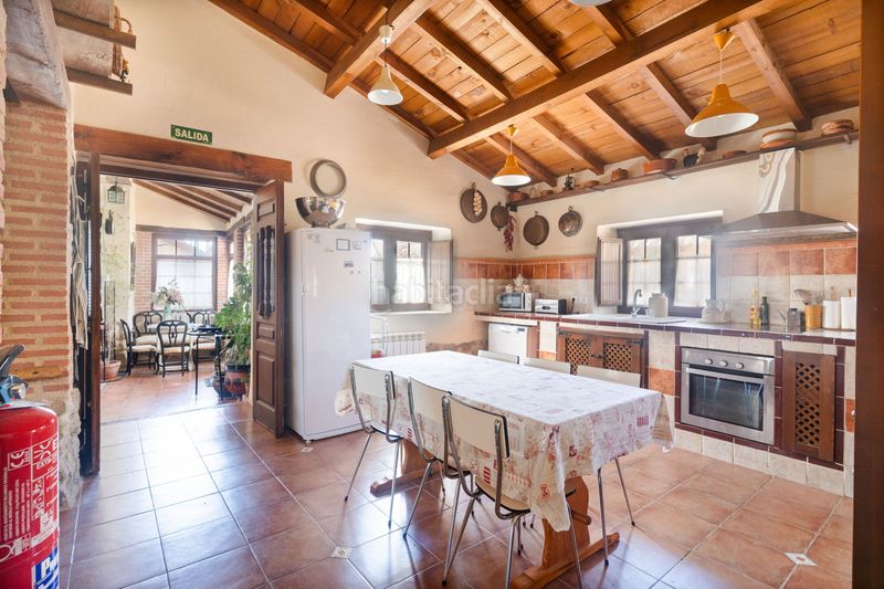 Foto b82caf61-c883-4739-b87e-b15329c672ca. Casale con camino riscaldamento parcheggio piscina in Benafarces