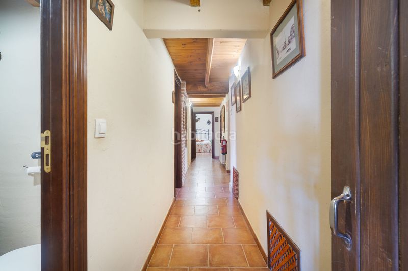 Foto e63e2167-ad6a-40ee-8904-1b8a2a1fc287. Casale con camino riscaldamento parcheggio piscina in Benafarces