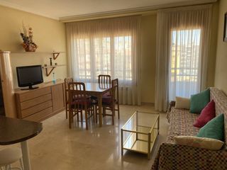 Rent Flat in Calle eduardo jesus taboada 8. Se alquila apartamento de lujo en zona avda. aragón