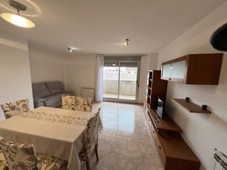 Lloguer Pis a Calle  zaragoza 62. Se alquila piso 4 dormitorios y 2 baños con garaje y trastero