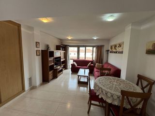 Rent Flat in Calle corregimiento 7. Se alquila piso en el centro de alcañiz