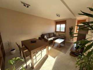 Miete Etagenwohnung in San pascual 28. Se alquila piso con plaza de garaje en alcañiz