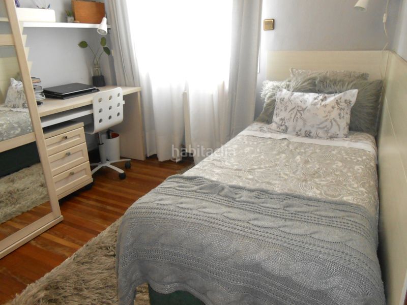 Foto 0c465da3-fee3-49d0-a88b-efae02179bb8. Piso  alto con ascensor de tres dormitorios , para entrar a vivir!! en Bilbao