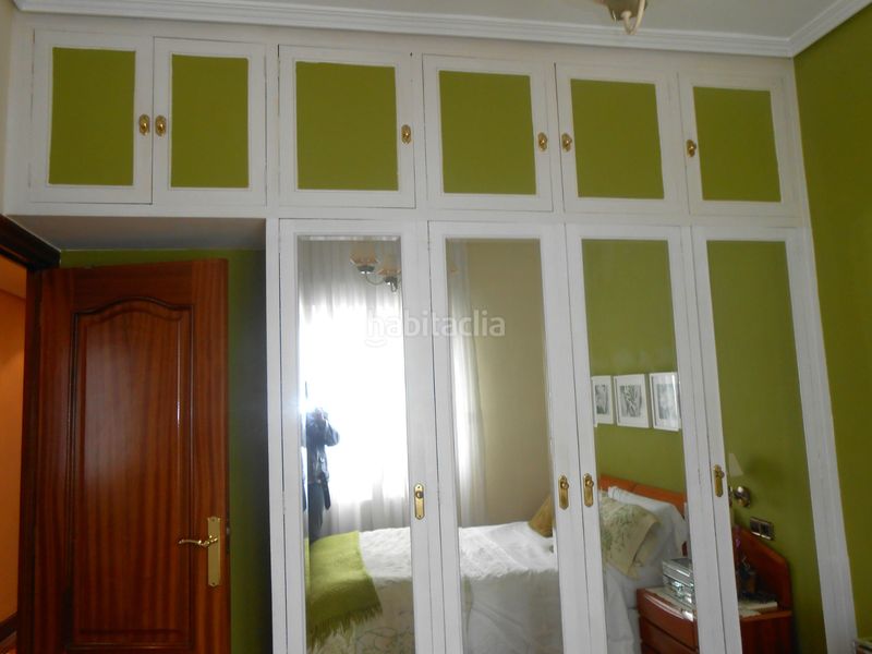 Foto 39d84746-9682-4b18-a00a-4ca676502900. Piso  alto con ascensor de tres dormitorios , para entrar a vivir!! en Bilbao