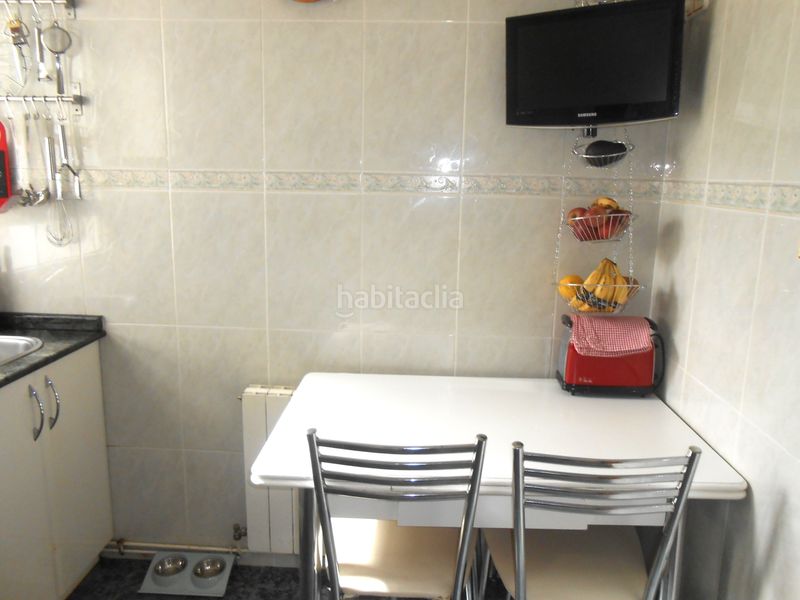 Foto 4597f04c-b49b-4d37-bcd5-83271809aafd. Piso  alto con ascensor de tres dormitorios , para entrar a vivir!! en Bilbao