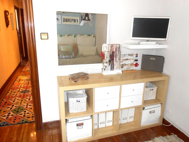 Foto 488be11a-9ca0-45cb-ab55-44df24be7074. Piso  alto con ascensor de tres dormitorios , para entrar a vivir!! en Bilbao