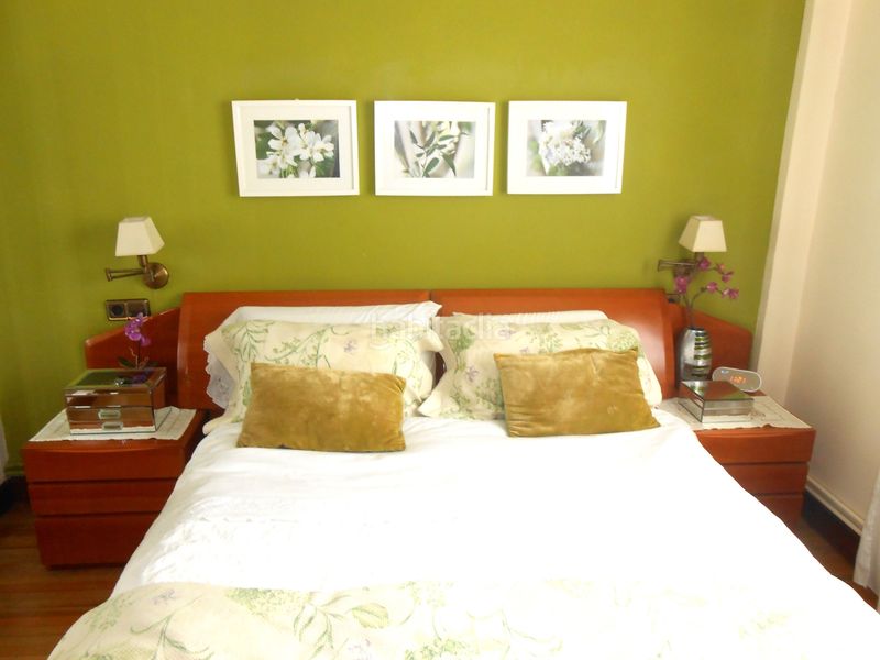 Foto 4fff60c0-9308-474b-a70b-259d8196fc02. Piso  alto con ascensor de tres dormitorios , para entrar a vivir!! en Bilbao