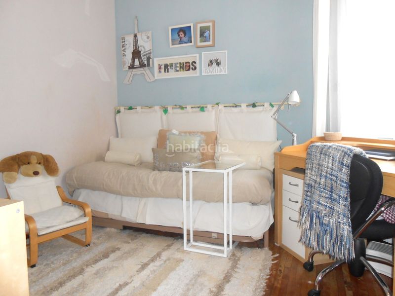 Foto 93b7c042-d212-4ebf-be2b-36b43c41d56a. Piso  alto con ascensor de tres dormitorios , para entrar a vivir!! en Bilbao