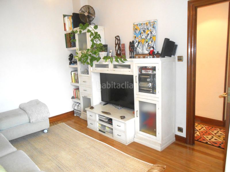 Foto b6591561-c50d-4cf1-b9d2-ee2ce8ef1783. Piso  alto con ascensor de tres dormitorios , para entrar a vivir!! en Bilbao