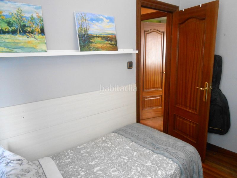 Foto d58d3a35-13e0-4ece-adea-e43f8b8f176b. Piso  alto con ascensor de tres dormitorios , para entrar a vivir!! en Bilbao