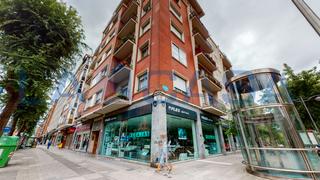 Flat  Agirre lehendakariaren etorbidea