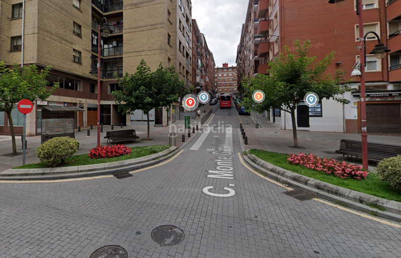 Foto ca154835-36fb-4b8a-b9ad-9e3f7d7e0c4c. Autoparkplatz in Arangoiti Bilbao
