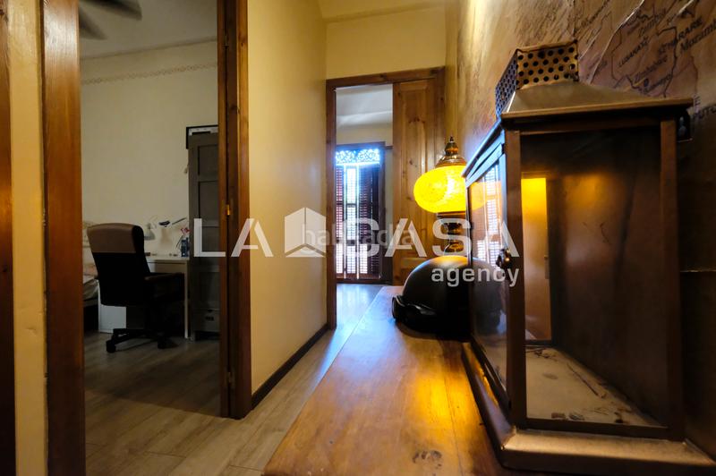 Foto 96ea7579-ee80-4292-864f-19dfebf8b51b. Casa aparellada amb calefacció a Horta Barcelona