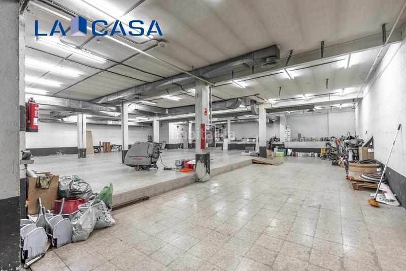 Foto 4d4f384b-f8f5-463f-91ef-0bf7b430b561. Local commercial dans Vista Alegre Madrid