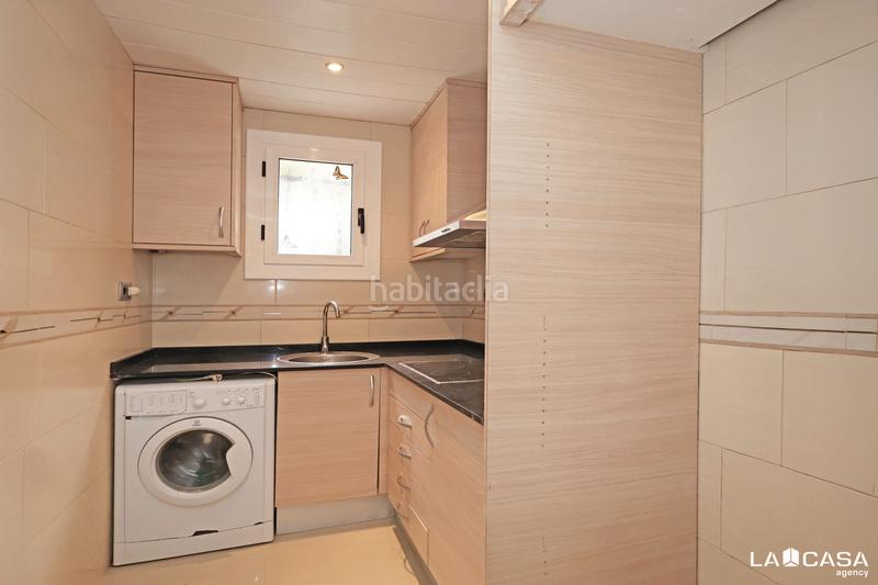 Foto b36cedab-3a46-4ce4-ad2c-7edcf034546c. Ground floor in Can Vidalet Esplugues de Llobregat