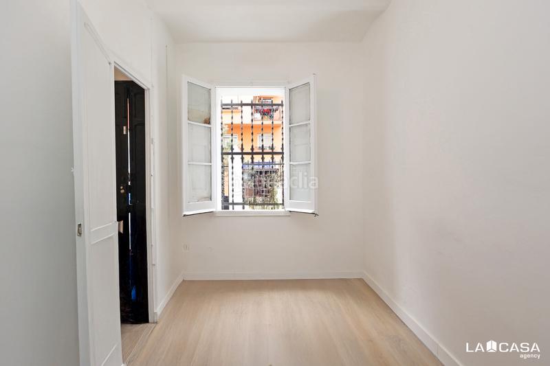 Foto c135bb15-03d6-461a-9ab4-3917a6bef6d3. Ground floor in Can Vidalet Esplugues de Llobregat