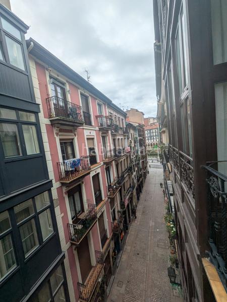 Foto 4854f6c4-4300-46ff-a3ba-0ac838c2e505. Flat with heating in Casco Viejo Bilbao