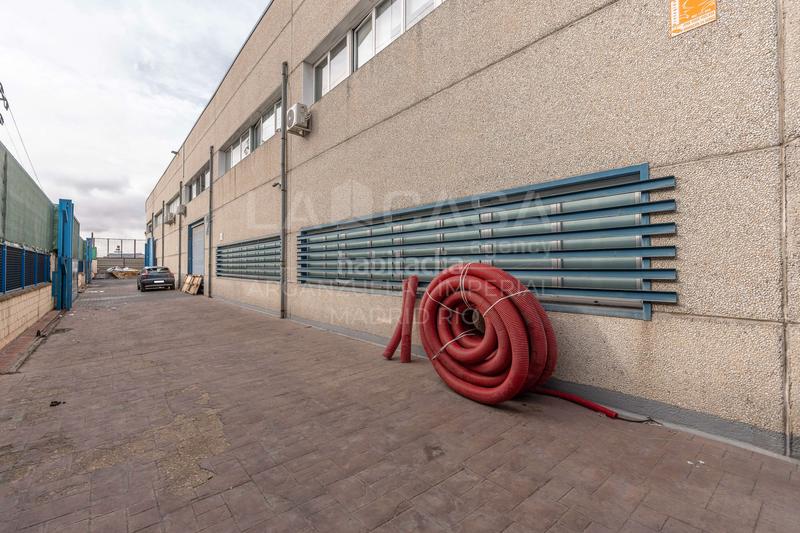 Foto c48164b5-7a25-4f30-a6ae-7c659d33c18a. Fabrikhalle in Leganés norte Leganés