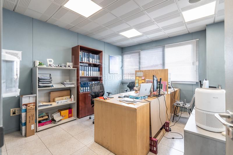 Foto cb49b4d8-8e31-4746-a25b-9b056d7b0b2b. Fabrikhalle in Leganés norte Leganés