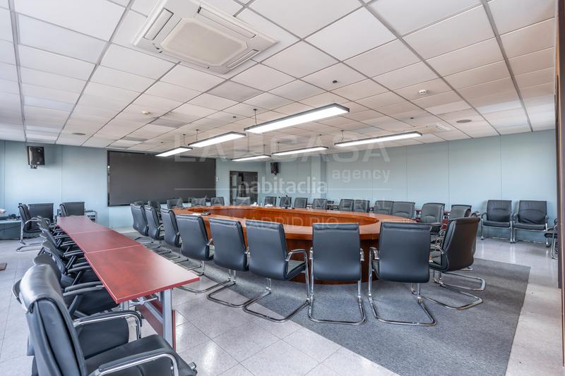 Foto f7a3c7e0-9f22-4723-a86f-be7072ddcce4. Fabrikhalle in Leganés norte Leganés