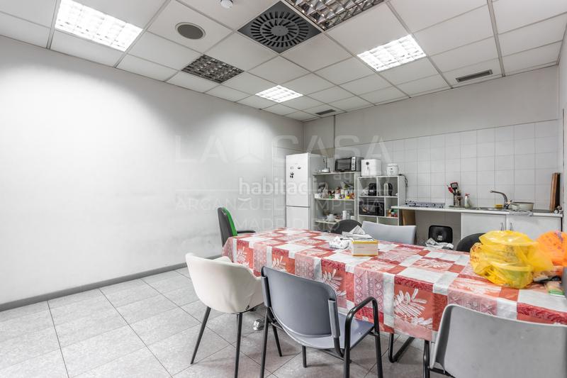 Foto a2477970-d4b1-44a2-8764-10d59c396d6b. Nau industrial a Leganés norte Leganés