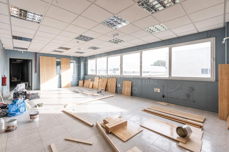 Foto b4fad259-db50-45cc-8628-b8fc47a65851. Nau industrial a Leganés norte Leganés