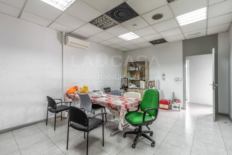 Foto f2da7954-b286-48ea-ae10-f450bf0ab4bc. Nau industrial a Leganés norte Leganés