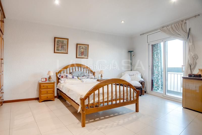 Foto beca76d0-4a72-47e8-8f04-787ea1c9d806. Etagenwohnung mit heizung in Safaretjos Santa Coloma de Gramenet