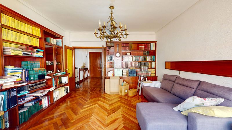 Foto 47ce4ed0-45a9-43ba-afda-fa4b8472293a. Dúplex amb calefacció a Centro Barakaldo