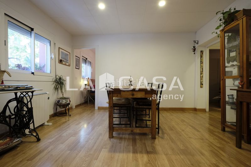 Foto c3093257-17a1-4889-9eb5-5bc58f70acc7. Pis a Turó de la Peira Barcelona