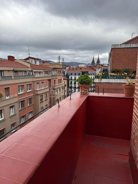 Foto f63a2f4f-730d-46cb-870d-63fb4a9f6ffa. Piso en Alhóndiga Bilbao