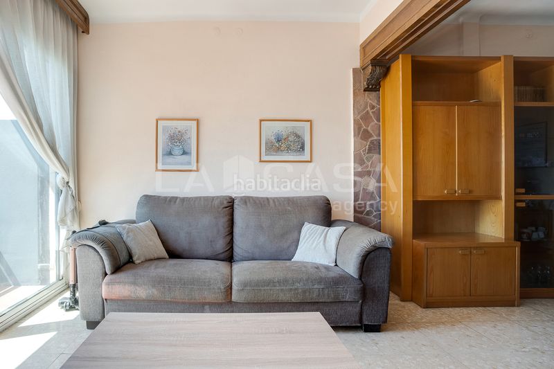 Foto ad4f0048-bdec-4dbd-961f-e24bbc02094e. Pis a Besòs - Maresme Barcelona