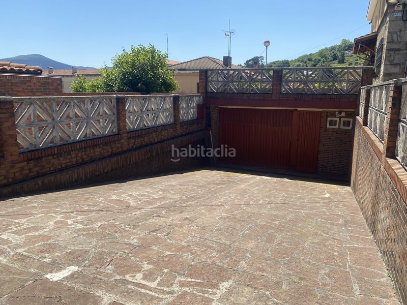 Foto 468239c1-73df-4188-80a4-10045e4c805e. Casa adosada en Kalero-Basozelai Basauri