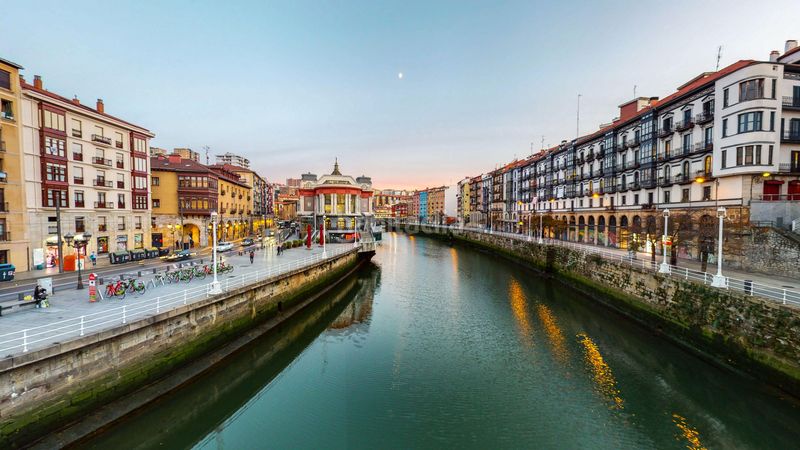 Foto b0d0a915-f0ce-437f-b402-48843a44a021. Piso en San Fransisco Bilbao