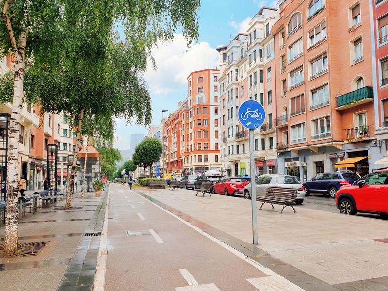 Foto d1bc0a12-345a-4152-861d-ad5b1a039040. Local comercial en Sabino Arana-Jesuitas Bilbao