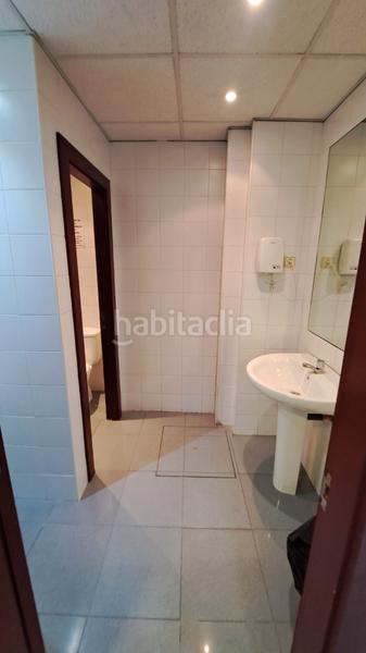 Foto b6d25922-0db9-4045-bba6-129db65d1fe2. Alquiler local comercial en rafaela ybarra kalea 10 en Bilbao