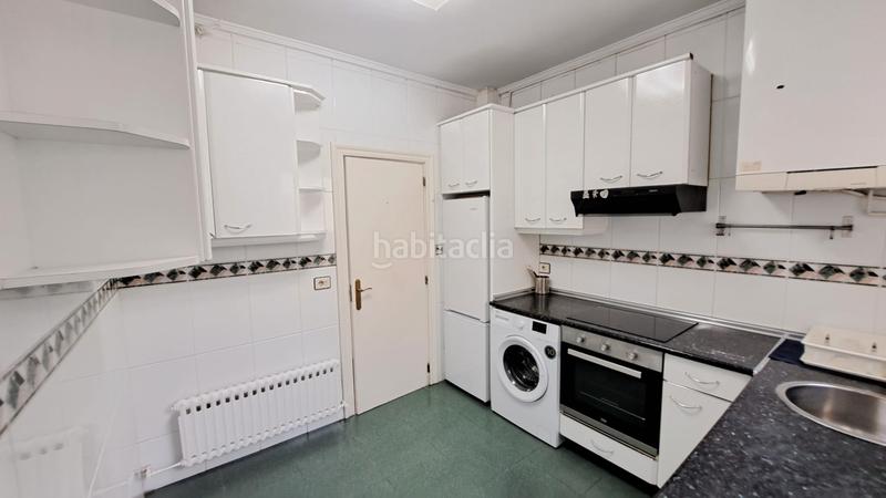 Foto 373a5dba-8bcf-4c4b-b3d3-dd9a39c3b228. Location appartement avec chauffage parking dans Abandoibarra - Guggenheim Bilbao